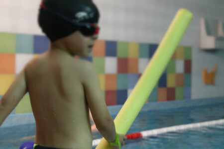 Clases de natación niños Roquetas